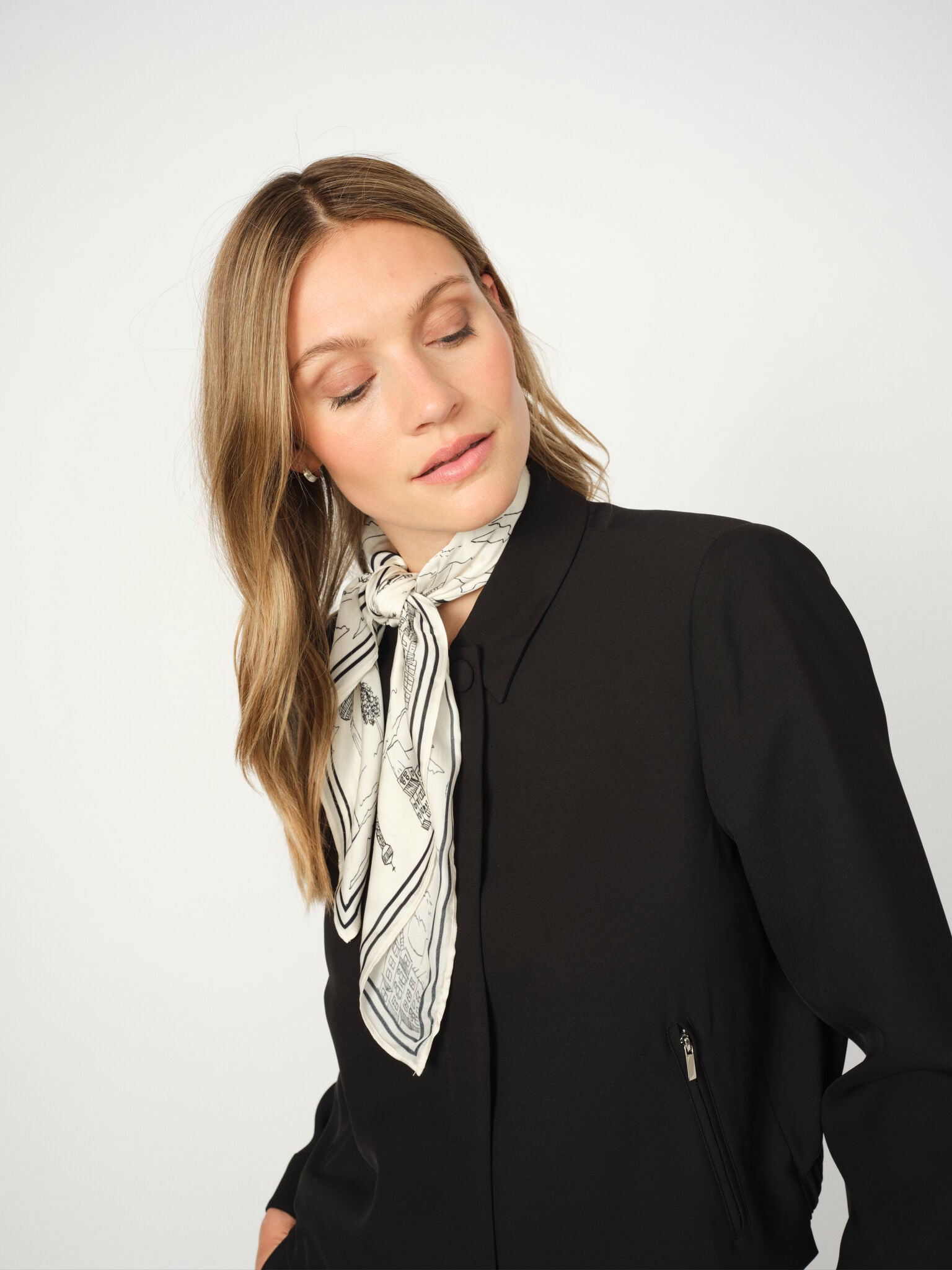 Modelshot / Black / Detail